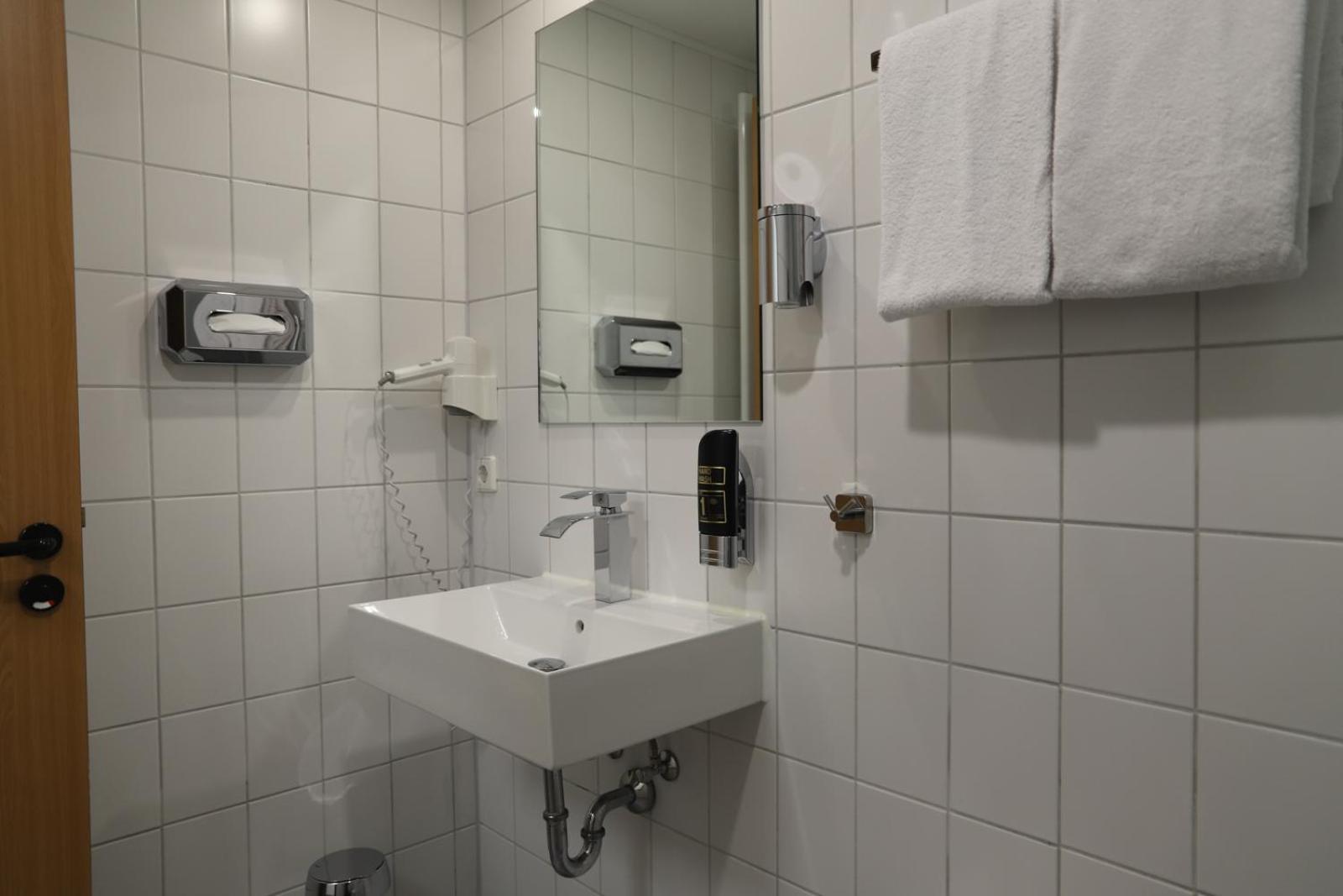 Hotel Am Suedtor บาคนัง ภายนอก รูปภาพ