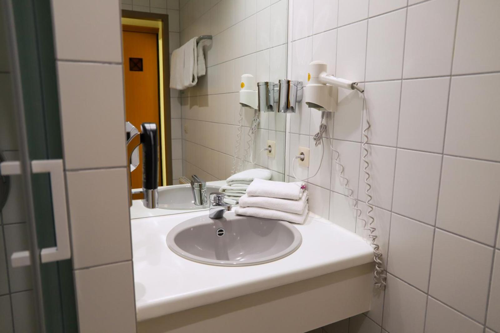 Hotel Am Suedtor บาคนัง ภายนอก รูปภาพ