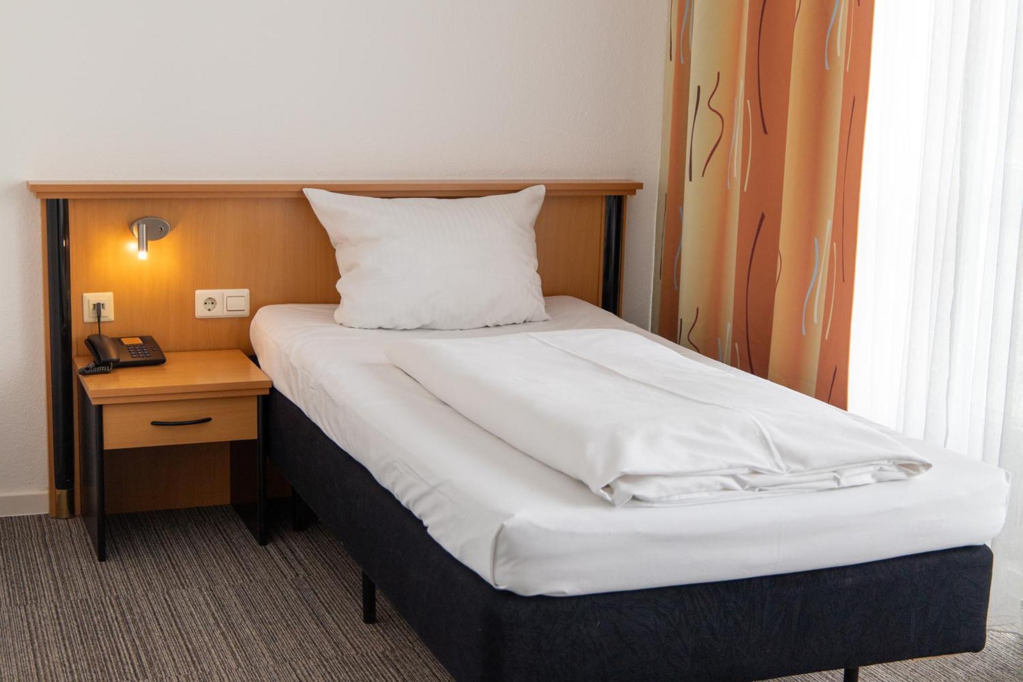 Hotel Am Suedtor บาคนัง ภายนอก รูปภาพ